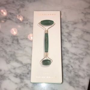 Green Facial Jade Roller